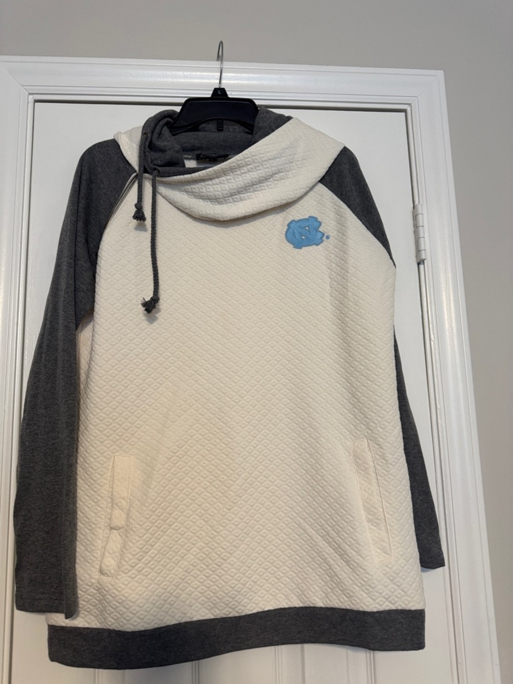 UNC Tarheels Gameday Couture Cream & Charcoal Quilted Hoodie size large